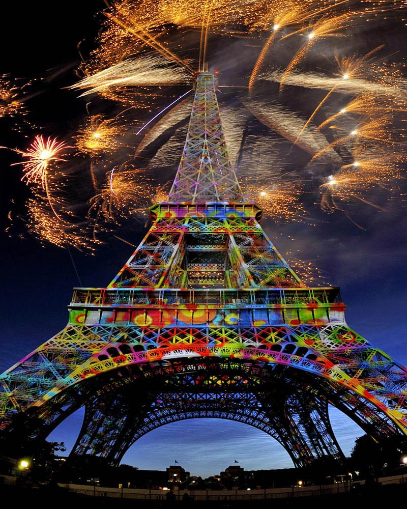 Fireworks and Eiffel Tower