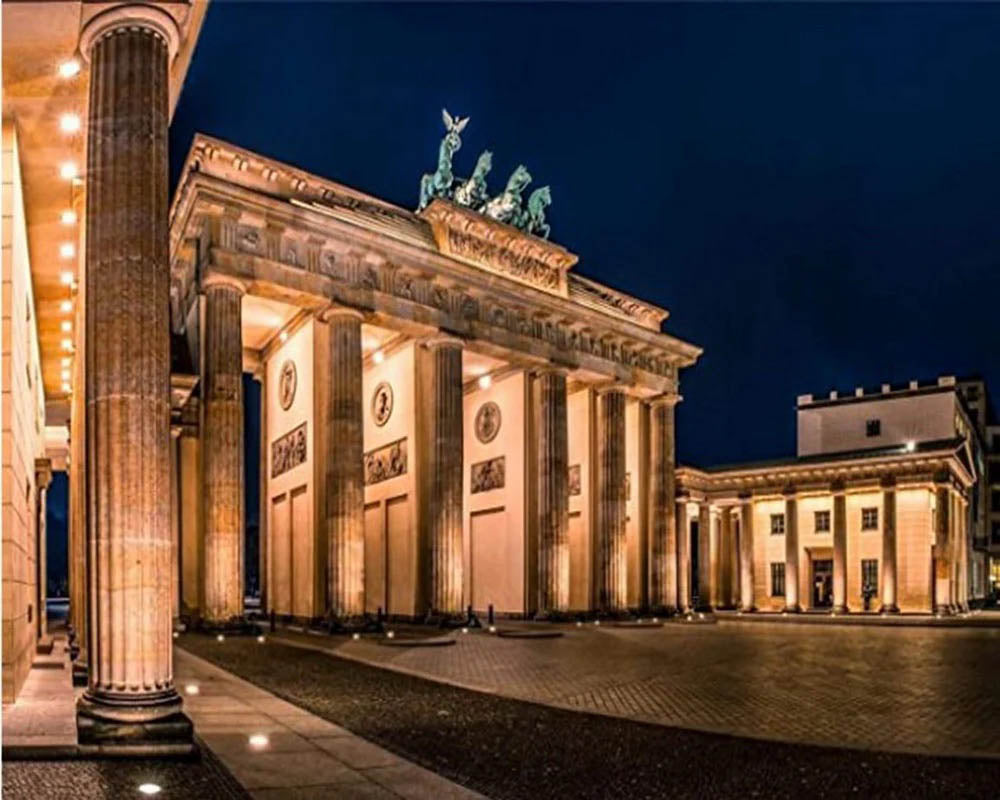 The columns of the palace